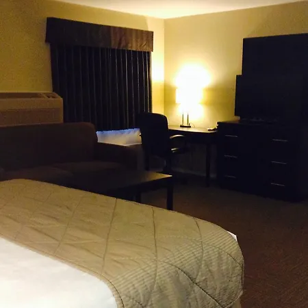 Super 8 By Wyndham West Kelowna Bc Exterior photo